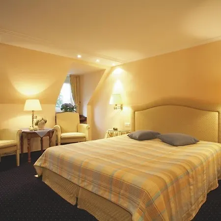 Hotel Romantik Astenkrone 4*