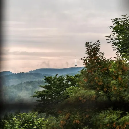 Romantik Astenkrone מלון