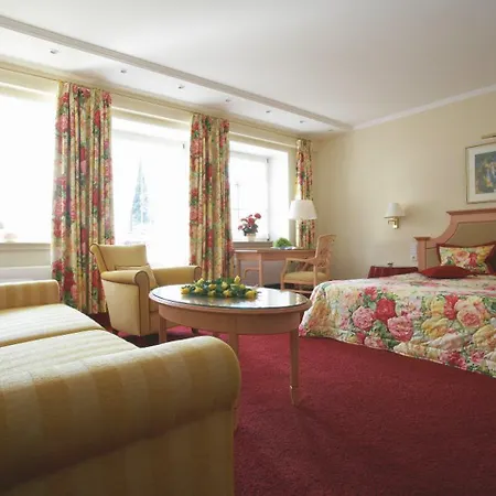 Romantik Astenkrone Hotel 4*