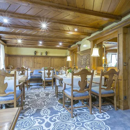 Romantik Astenkrone Hotel