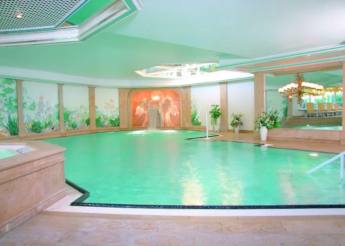 Romantik Astenkrone Отель 4*